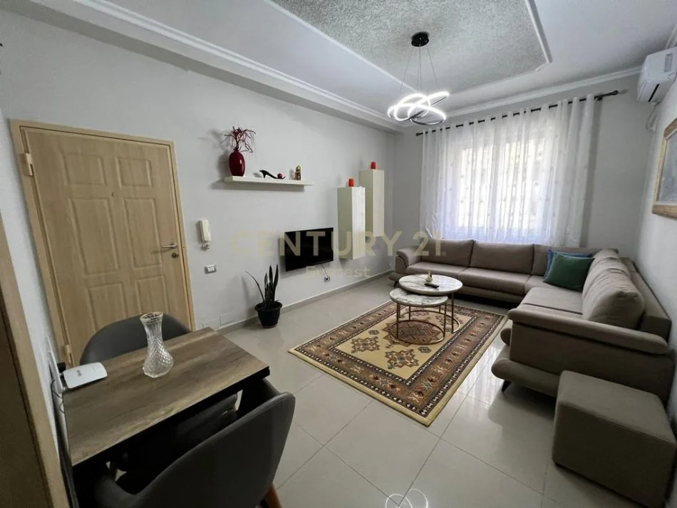 Tirane, jepet me qera apartament 1+1 Kati 2, 65 m² 600 € (Shkolla e Baletit)