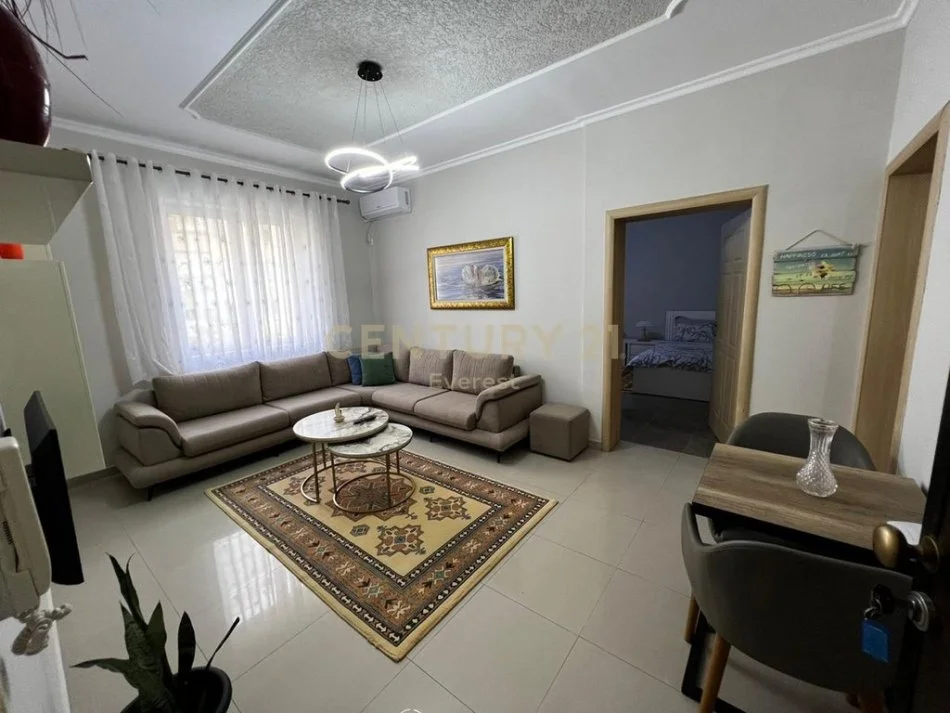 Tirane, jepet me qera apartament 1+1 Kati 2, 65 m² 600 € (Shkolla e Baletit)