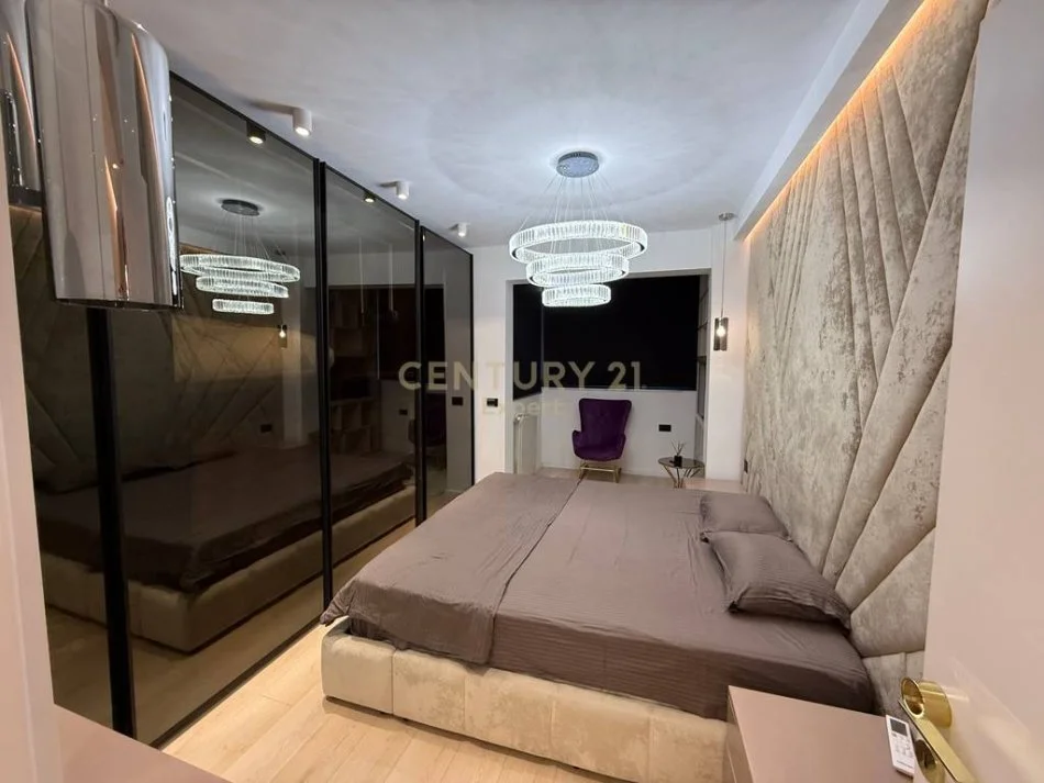 Tirane, jap me qera apartament 2+1 , 120 m² 1.800 € (Liqeni i Tiranës)