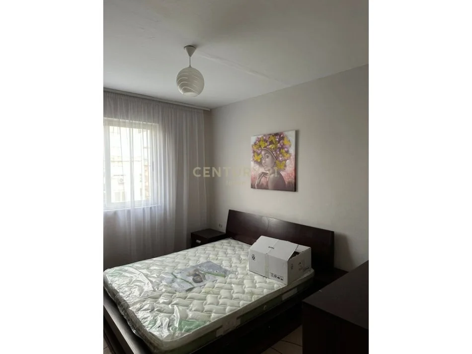 Tirane, jepet me qera apartament 1+1+Aneks+Ballkon Kati 5, 63 m² 450 € (Neom115819)