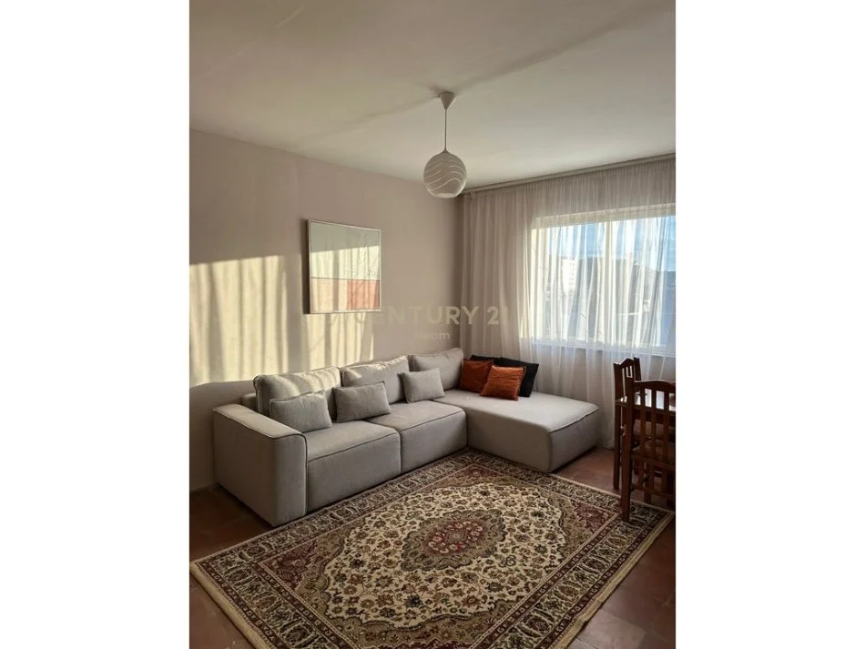 Tirane, jepet me qera apartament 1+1+Aneks+Ballkon Kati 5, 63 m² 450 € (Neom115819)