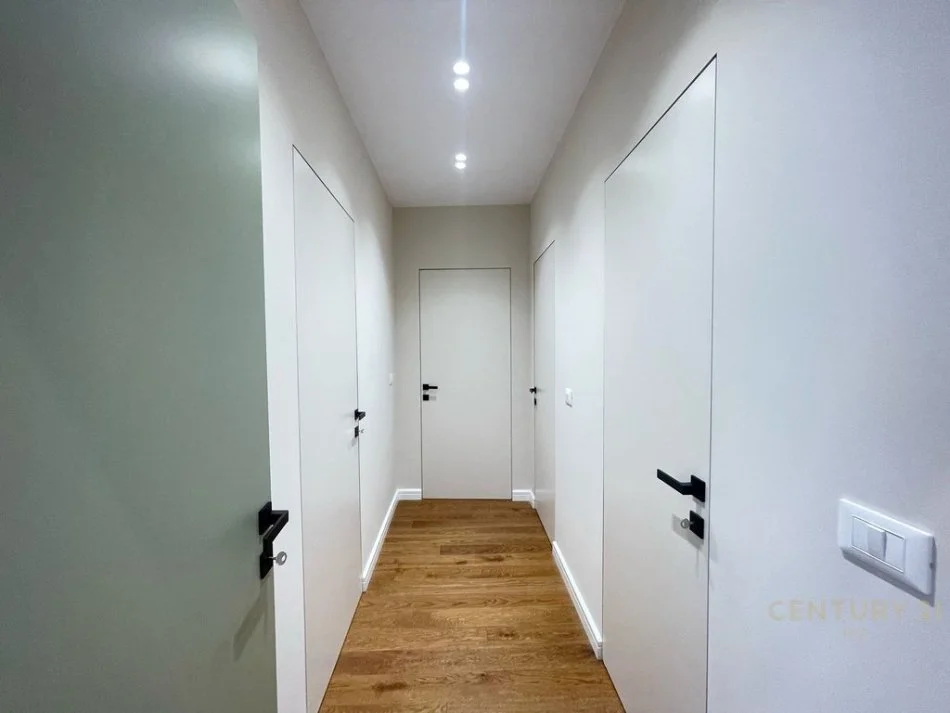 Tirane, shes apartament 2+1+2 +POST PARKIMI , 130 m² 470.000 € (Lake View Residence, Liqeni i Tiranës)