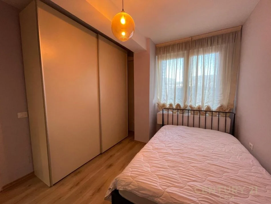 Tirane, jap me qera apartament 2+1 , 100 m² 700 € (Komuna e Parisit)