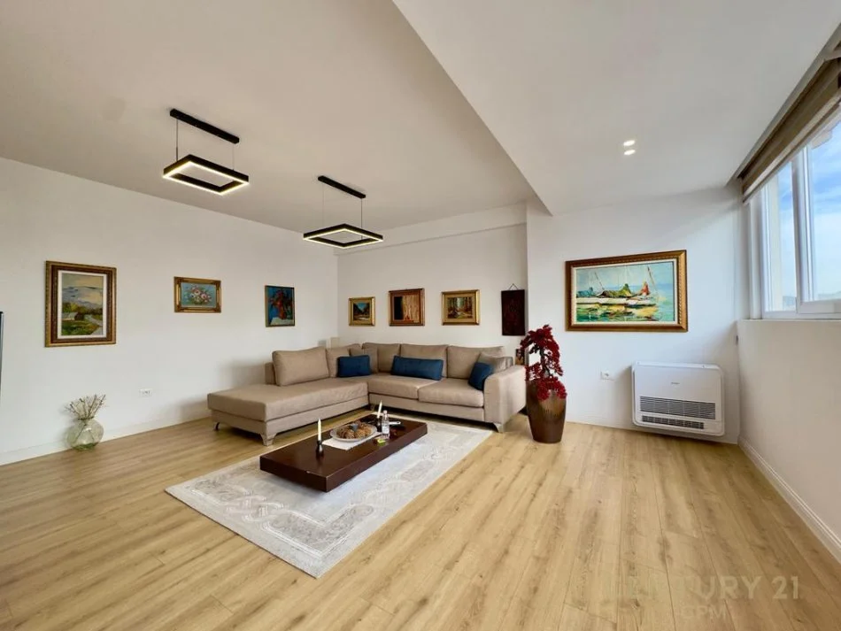 Tirane, jepet me qera apartament 2+1 Kati 6, 120 m² 800 € (Jordan Misja)