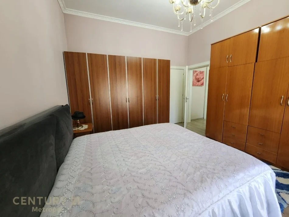Tirane, jap me qera apartament 2+1+2 , 98 m² 1.000 € (Kopshti Botanik Zoologjik)