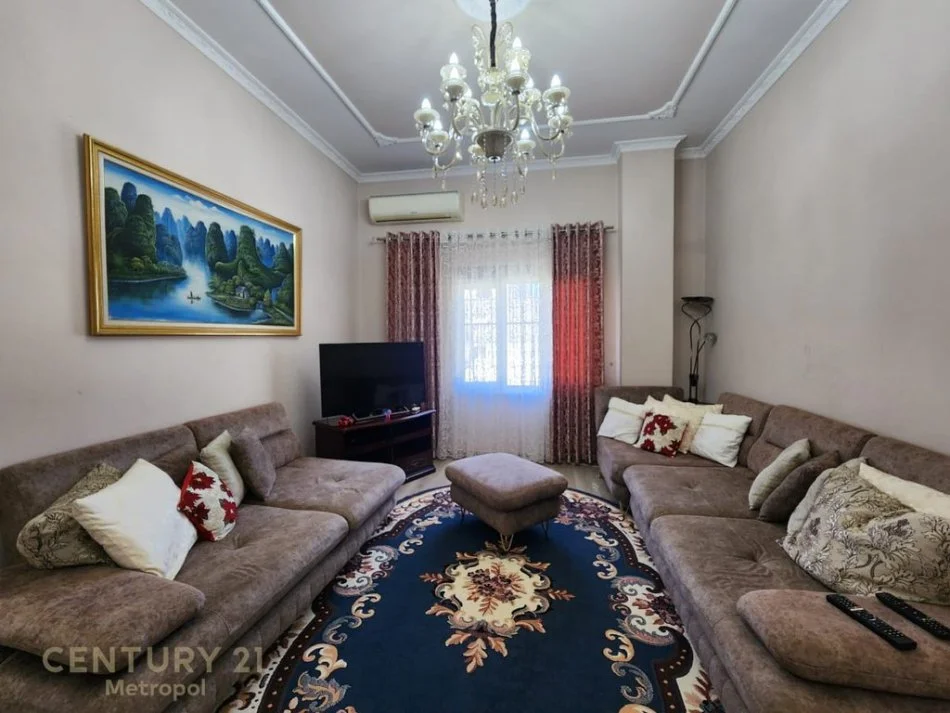 Tirane, jap me qera apartament 2+1+2 , 98 m² 1.000 € (Kopshti Botanik Zoologjik)