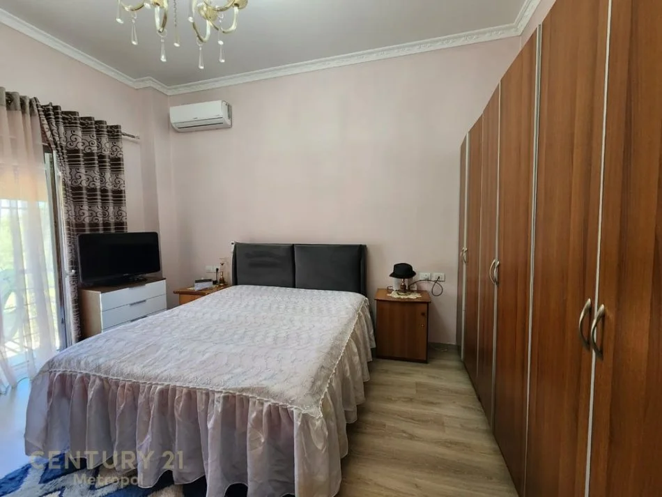 Tirane, jap me qera apartament 2+1+2 , 98 m² 1.000 € (Kopshti Botanik Zoologjik)