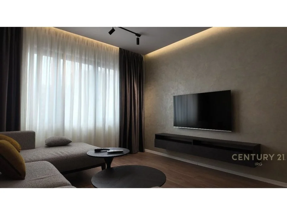 Tirane, jepet me qera apartament 2+1+Ballkon Kati 3, 105 m² 1.100 € (Pazari i Ri)