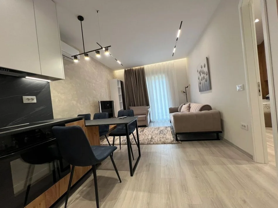 Tirane, jepet me qera apartament 1+1 Kati 2, 60 m² 800 € (Rr.Kodra e Diellit)