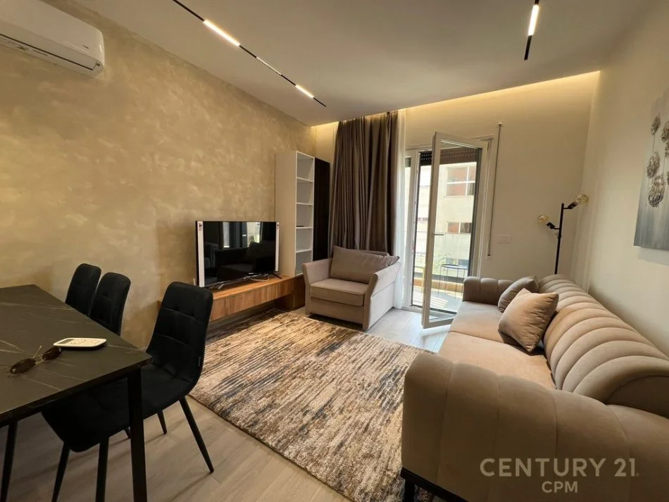 Tirane, jap me qera apartament 1+1+POST PARKIMI , 60 m² 800 € (Kodra e Diellit)