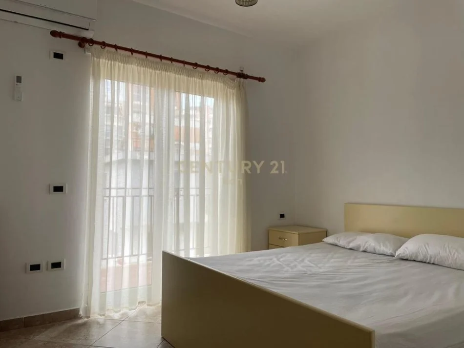 Durres, shitet apartament 1+1 Kati 3, 80 m² 85.000 € (RROTA E KUQE NE DURRES)