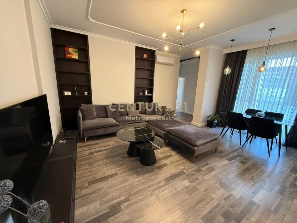 Tirane, jap me qera apartament 2+1+2+POST PARKIMI , 102 m² 800 € (Liqeni i Thatë)
