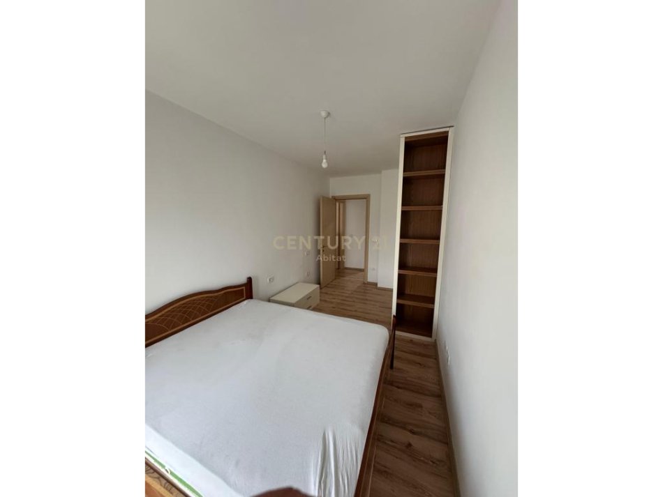 Tirane, jepet me qera apartament 2+1 Kati 3, 84 m² 500 € 