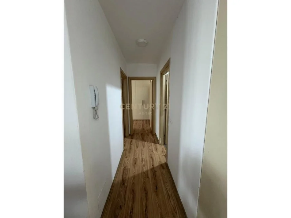 ‼️  𝐀𝐩𝐚𝐫𝐭𝐚𝐦𝐞𝐧𝐭 𝟐+𝟏+𝟐 𝐦𝐞 𝐪𝐢𝐫𝐚 𝐧ë 𝐐𝐲𝐭𝐞𝐭𝐢𝐧 𝐒𝐭𝐮𝐝𝐞𝐧𝐭𝐢 𝐭𝐞𝐤 𝐊𝐨𝐦𝐩𝐥𝐞𝐤𝐬𝐢 𝐀𝐧𝐚  ‼️