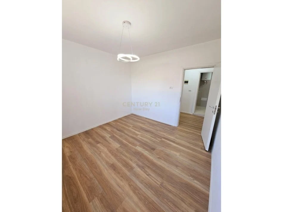 Durres, shitet apartament 2+1 Kati 3, 56 m² 81.000 € (Drejtoria e Policise, Durrës)