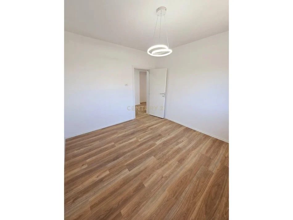 Durres, shitet apartament 2+1 Kati 3, 56 m² 81.000 € (Drejtoria e Policise, Durrës)