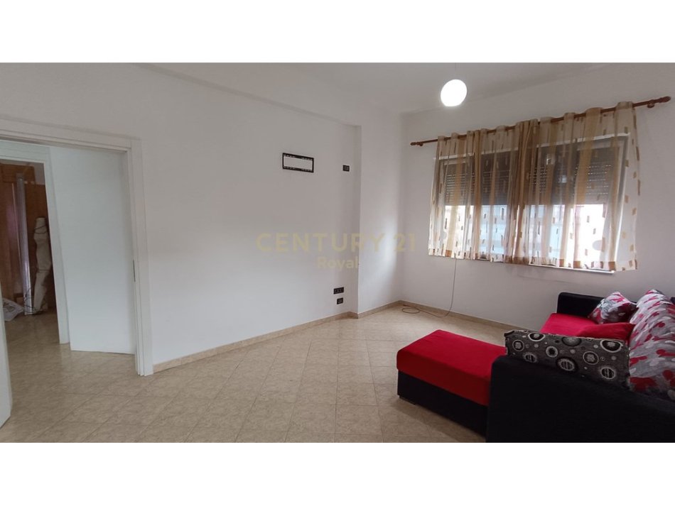 jepet me qera apartament 1+1 Kati 5, 58 m² 430 € (21 Dhjetori Tirane)