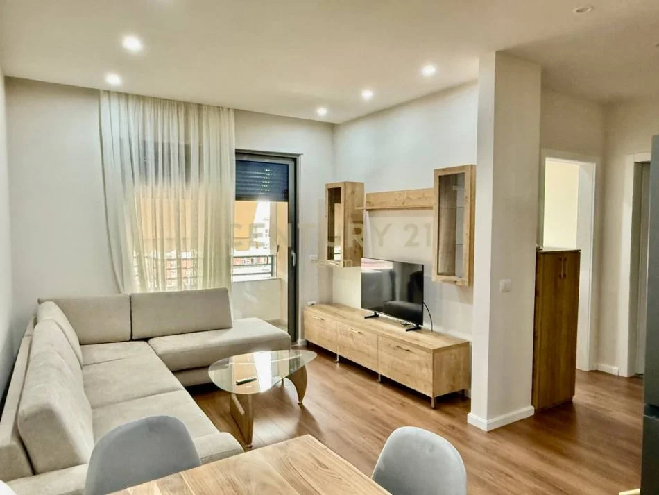 Tirane, jap me qera apartament 1+1+Ballkon , 64 m² 650 € (Rruga e Dibrës)