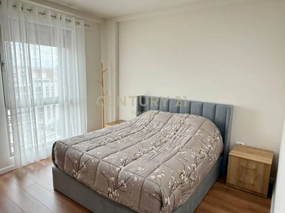 Tirane, jap me qera apartament 1+1+Ballkon , 64 m² 650 € (Rruga e Dibrës)