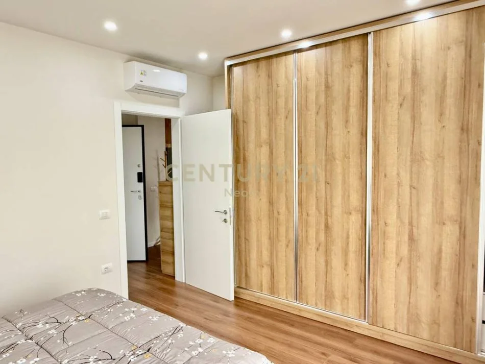 Tirane, jap me qera apartament 1+1+Ballkon , 64 m² 650 € (Rruga e Dibrës)