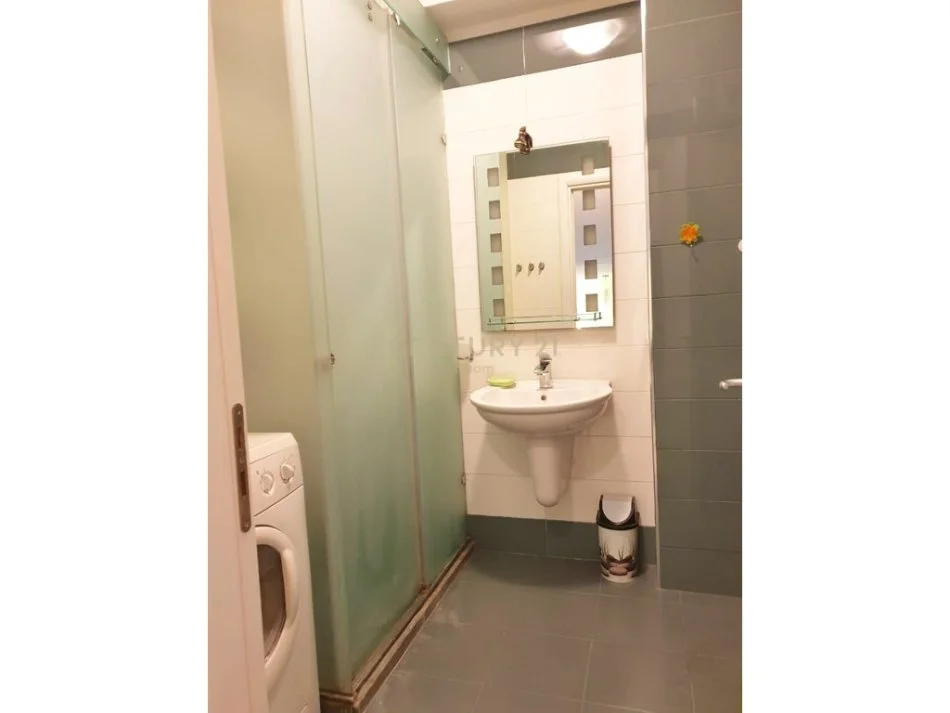 Tirane, jepet me qera apartament 3+1+Aneks+Ballkon Kati 2, 100 m² 550 € (Neom115963)