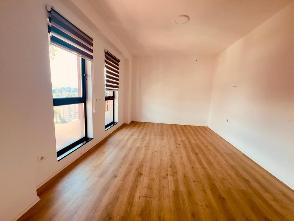 Tirane, jepet me qera apartament 2+1+Ballkon Kati 14, 115 m² 1.200 € (TIRANA GARDEN BUILDING!)