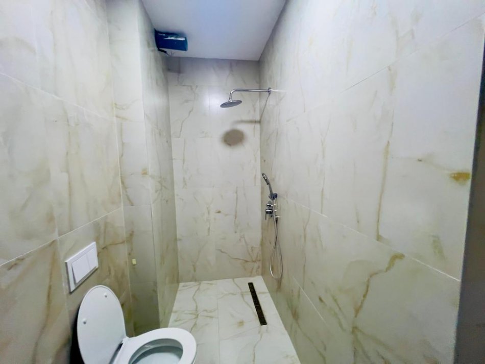 Tirane, jepet me qera apartament 2+1+Ballkon Kati 14, 115 m² 1.200 € (TIRANA GARDEN BUILDING!)