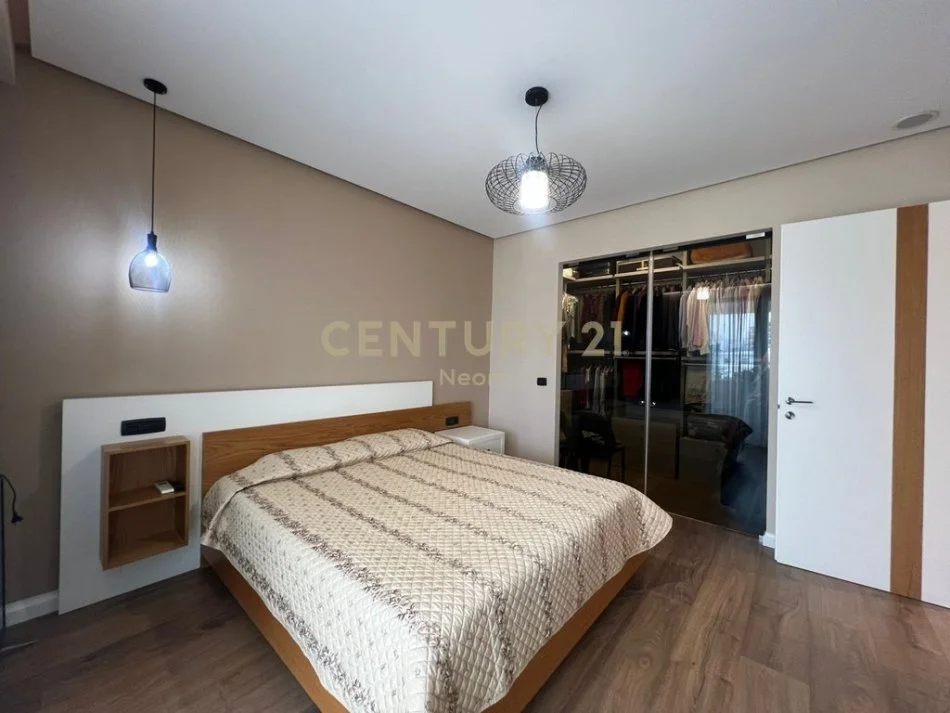 Tirane, jepet me qera apartament 1+1+Aneks+Ballkon Kati 5, 154 m² 1.400 € (Neom115965)