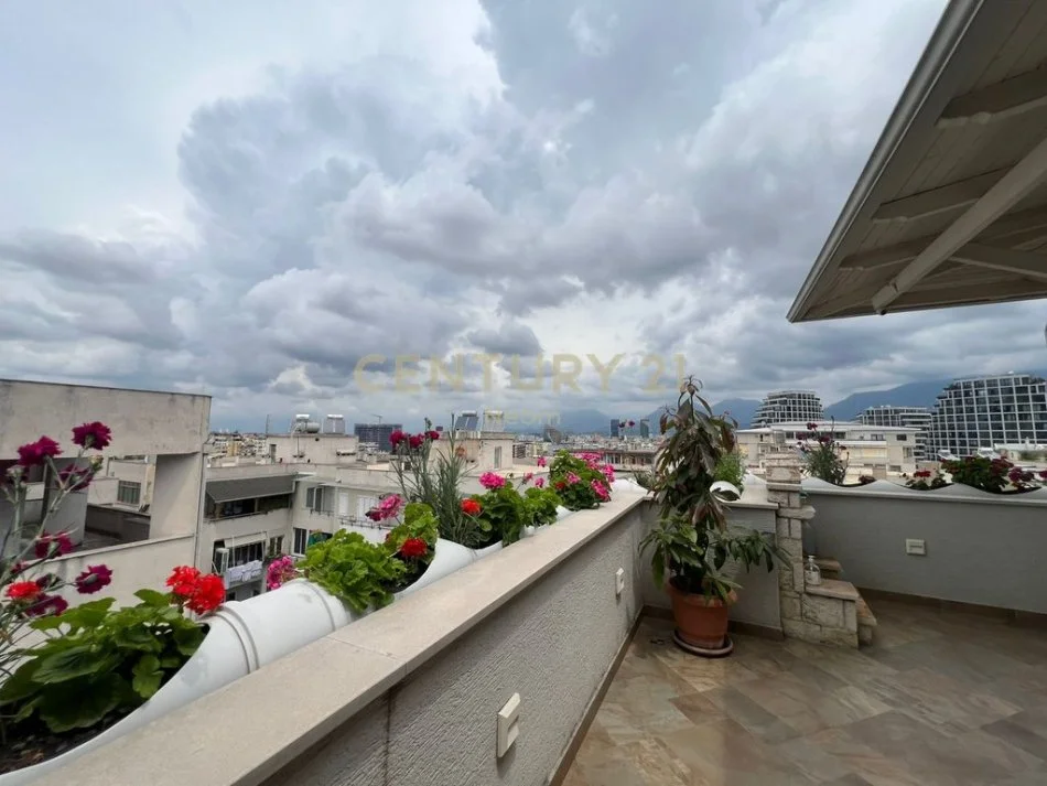 Tirane, jepet me qera apartament 1+1+Aneks+Ballkon Kati 5, 154 m² 1.400 € (Neom115965)