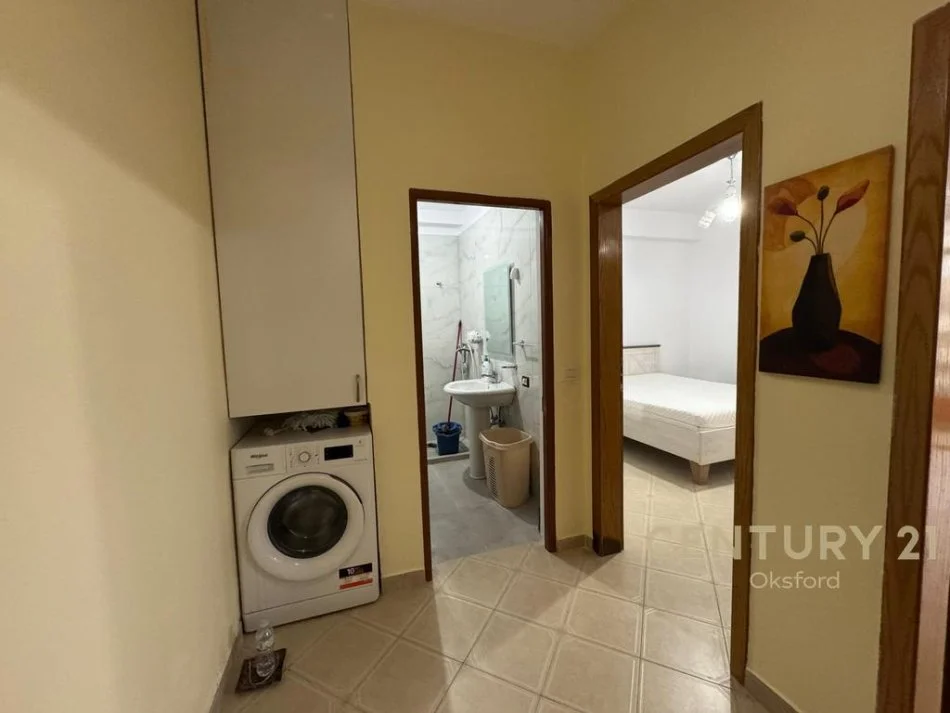 Tirane, jap me qera apartament 1+1 , 70 m² 650 € (Komuna e Parisit)