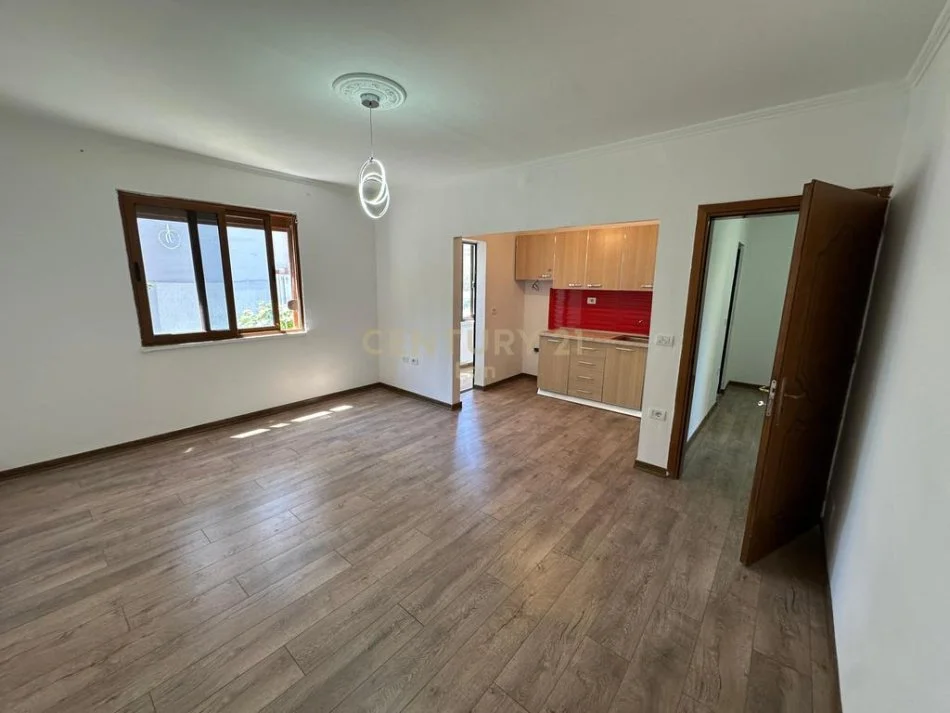 Durres, shitet apartament 1+1 Kati 2, 56 m² 69.000 € (PRANE STADIUMIT DURRES)