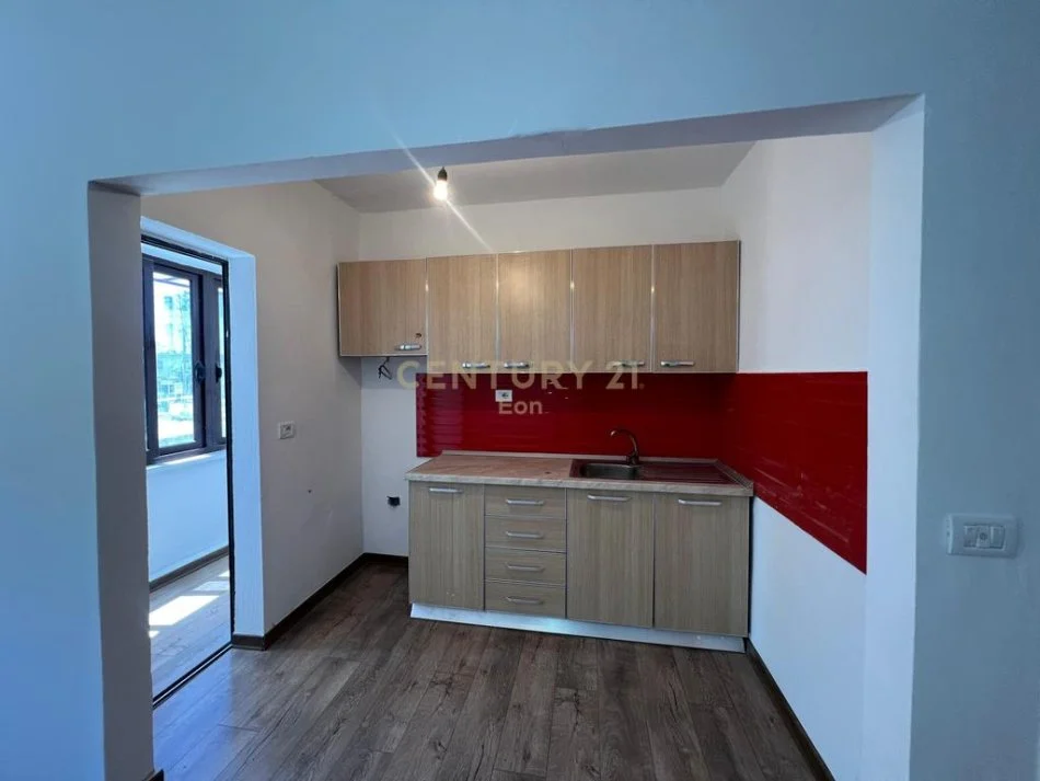 Durres, shitet apartament 1+1 Kati 2, 56 m² 69.000 € (PRANE STADIUMIT DURRES)