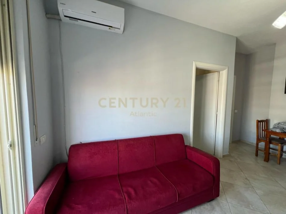 Durres Plazh, jepet me qera apartament 1+1 Kati 10, 50 m² 300 € (Plazh Iliria)