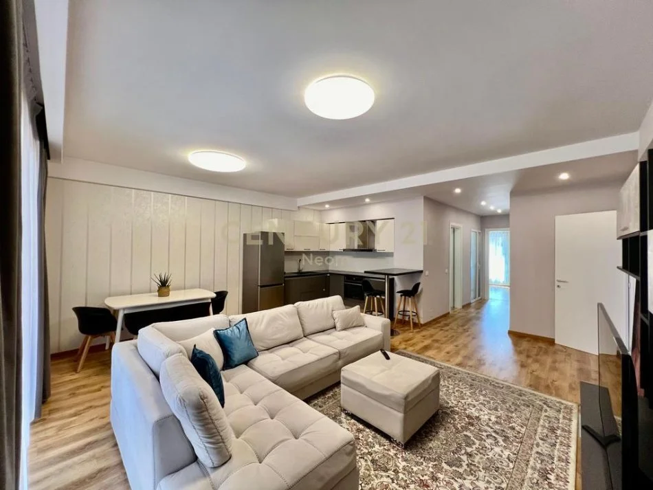 Tirane, jepet me qera apartament 2+1+Aneks+Ballkon Kati 7, 63 m² 1.400 € (Neom116023)