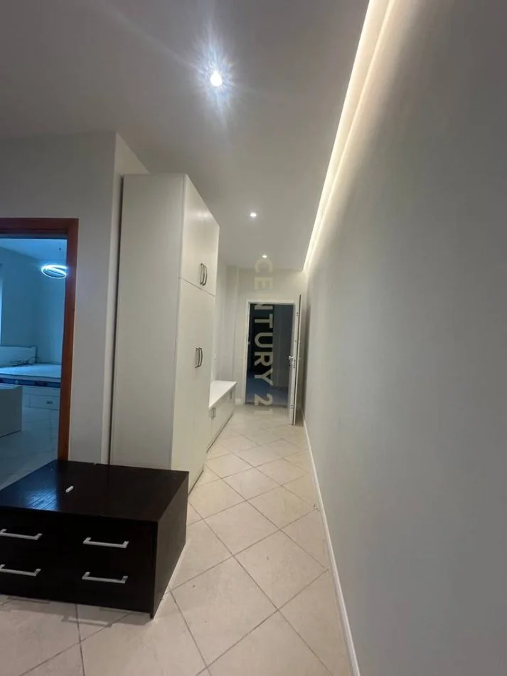 Tirane, jap me qera apartament 2+1 , 80 m² 800 € (Kopshti Botanik Zoologjik)