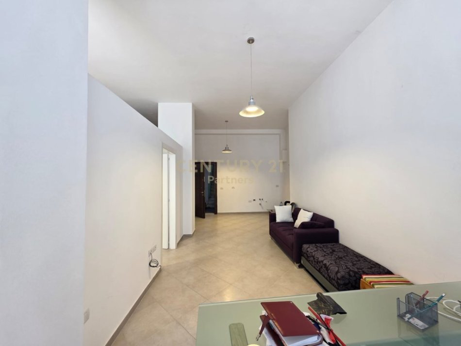 Tirane, jepet me qera apartament 1+1 Kati 1, 55 m² 350 € (Rr. Teodor Keko)