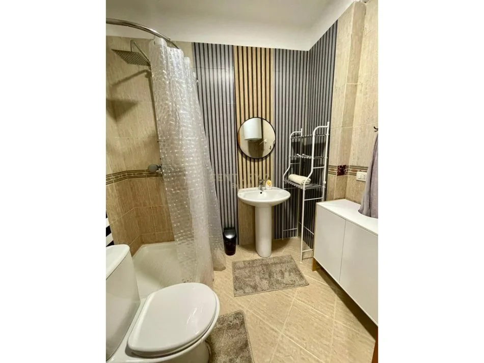 Tirane, jepet me qera apartament 2+1+Ballkon Kati 8, 104 m² 700 € (expert116052)