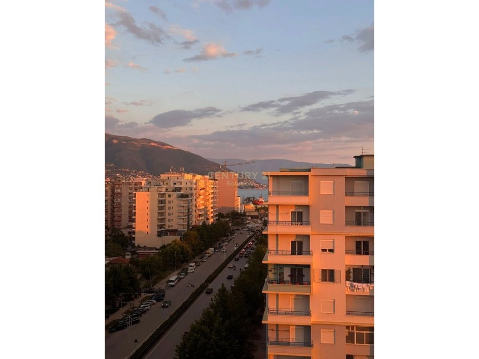 Vlore, jepet me qera apartament 2+1 Kati 10, 98 m² 480 € (Transballkanike)