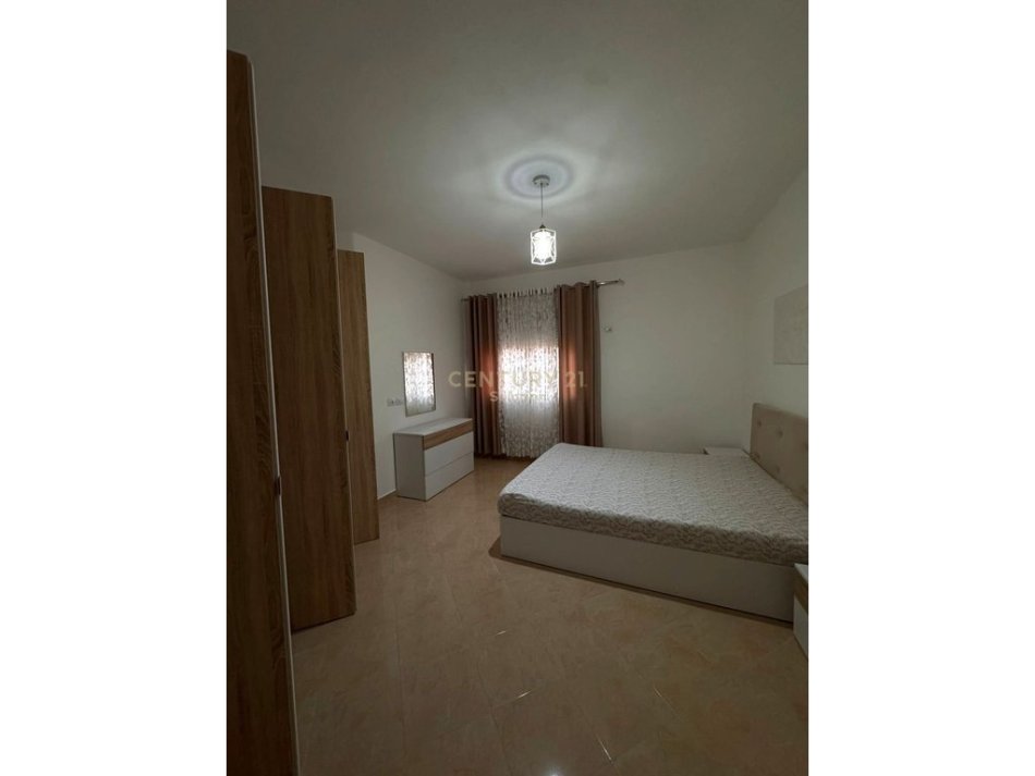 Vlore, jepet me qera apartament 2+1 Kati 10, 98 m² 480 € (Transballkanike)