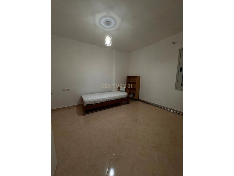 Vlore, jepet me qera apartament 2+1 Kati 10, 98 m² 480 € (Transballkanike)