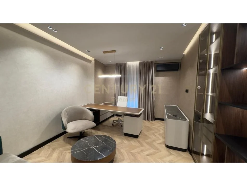 Tirane, jepet me qera zyre Kati 1, 92 m² 1.500 € 