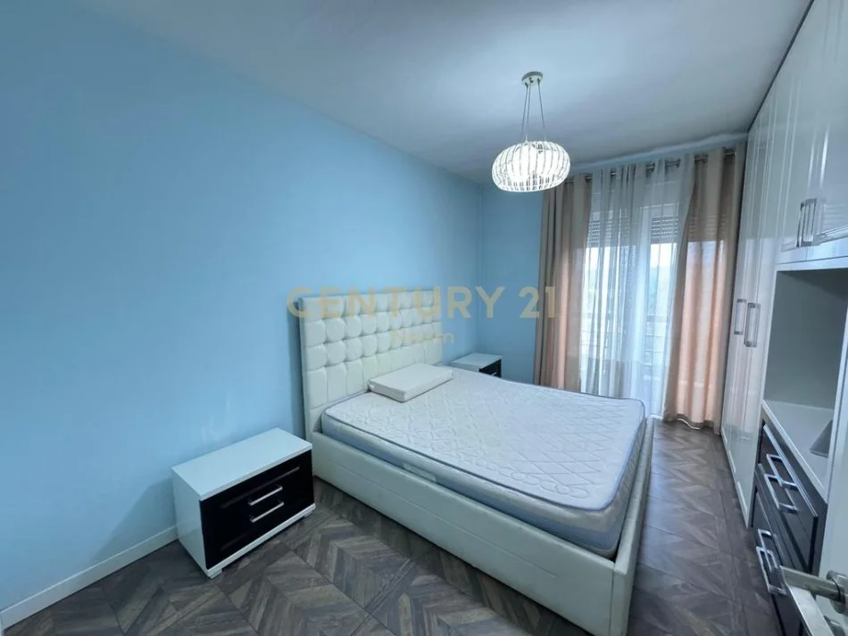 Tirane, jap me qera apartament 2+1+ POST PARKIMI , 112 m² 1.000 € (Liqeni i Thatë)