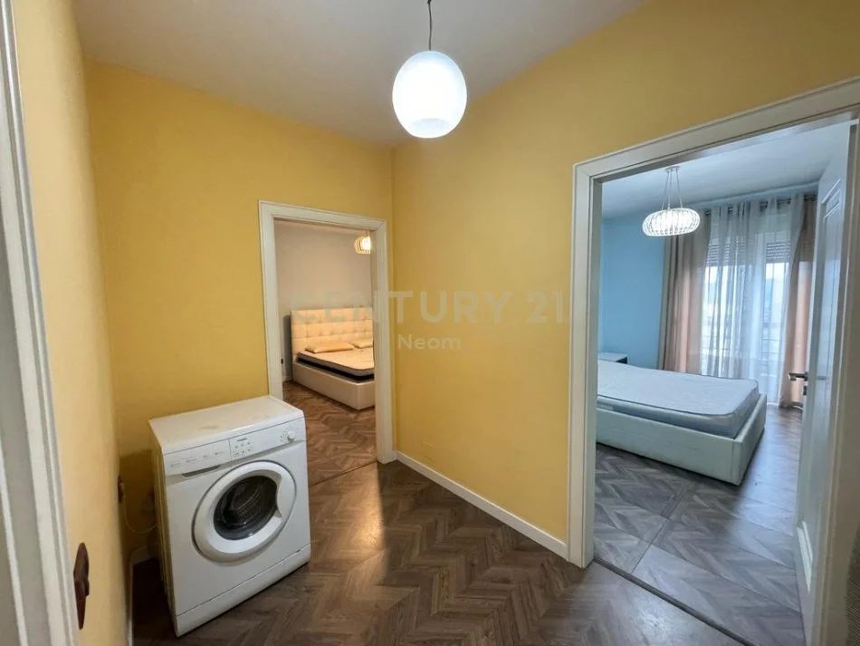 Tirane, jap me qera apartament 2+1+ POST PARKIMI , 112 m² 1.000 € (Liqeni i Thatë)