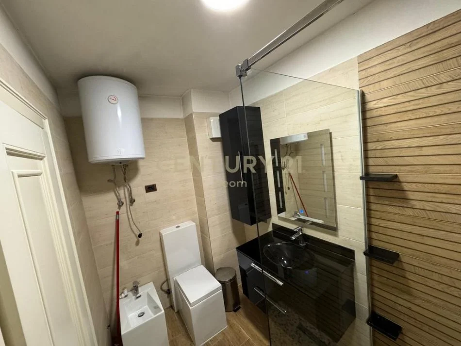 Tirane, jap me qera apartament 2+1+ POST PARKIMI , 112 m² 1.000 € (Liqeni i Thatë)