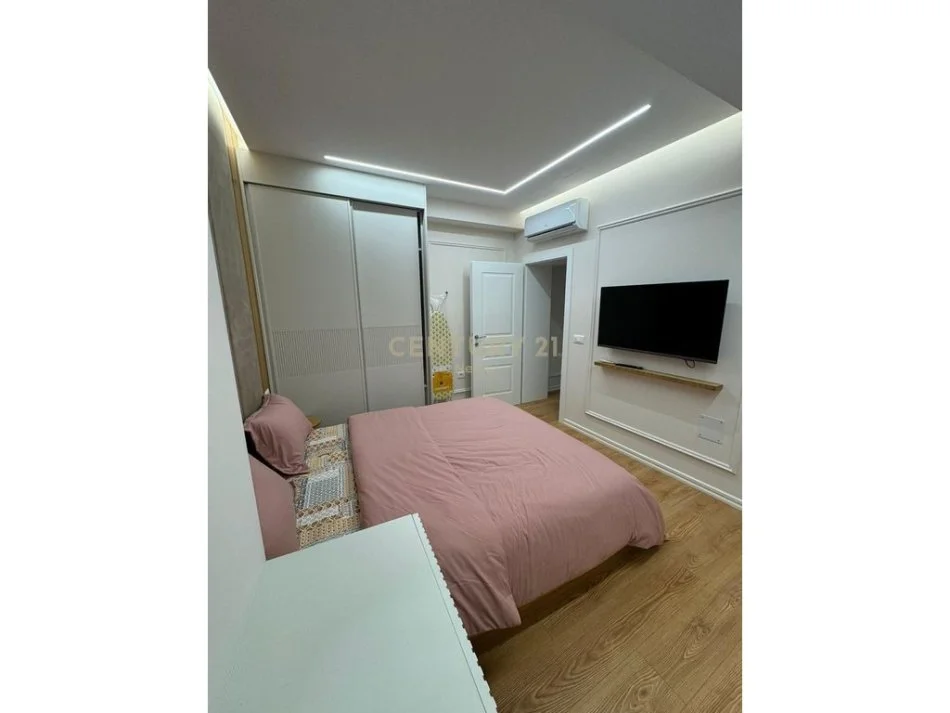 Tirane, jap me qera apartament 1+1 , 53 m² 600 € (Tirana e Re)