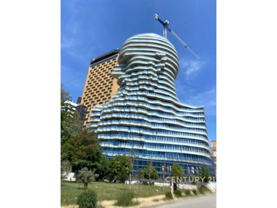 Tirane, jap me qera ambjent biznesi+POST PARKIMI , 109 m² 8.000 € (Sheshi Skënderbej (Qendër))