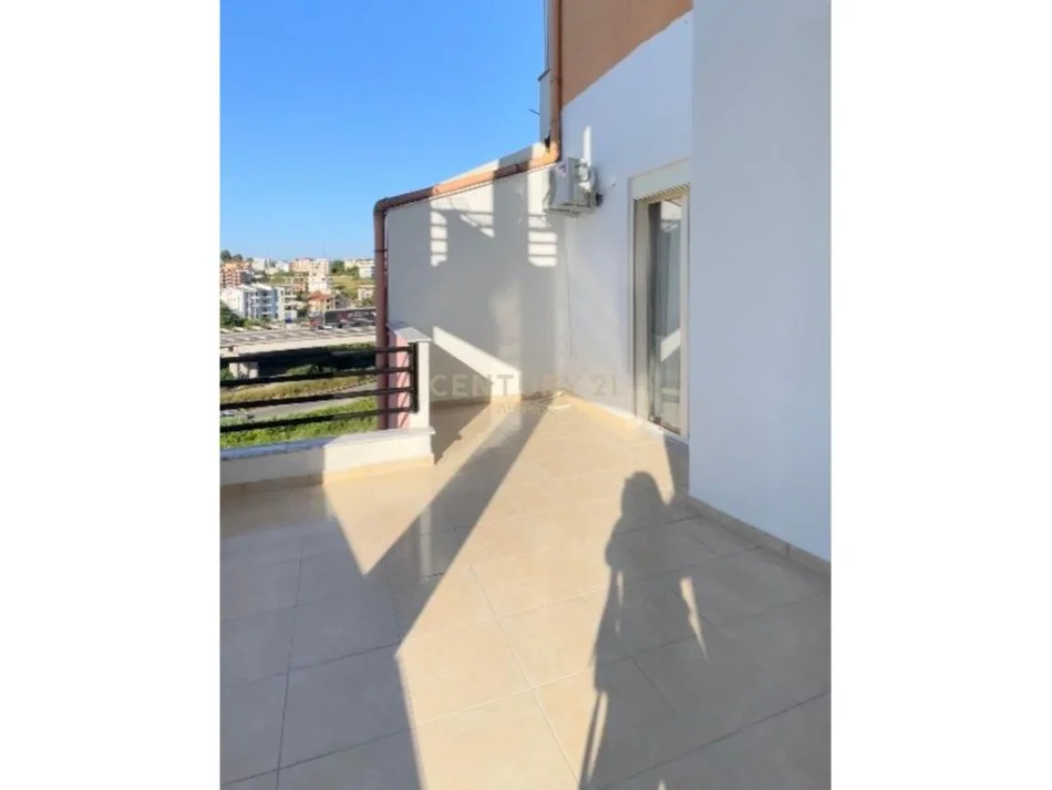 Durres, shitet apartament 1+1 Kati 6, 70 m² 75.000 € (Plazh Plepa)
