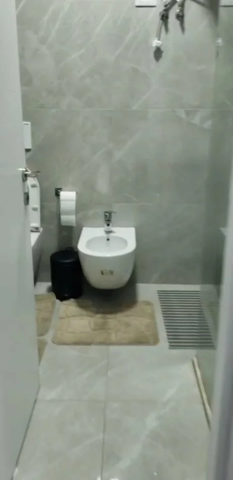 Tirane, jepet me qera apartament 2+1+Ballkon Kati 4, 110 m² 550 € (Ali Shefqeti)