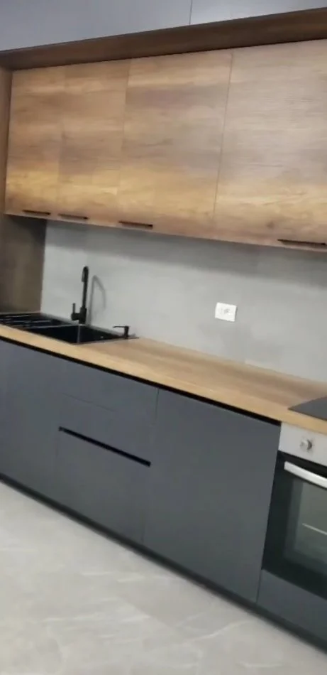 Tirane, jepet me qera apartament 2+1+Ballkon Kati 4, 110 m² 550 € (Ali Shefqeti)