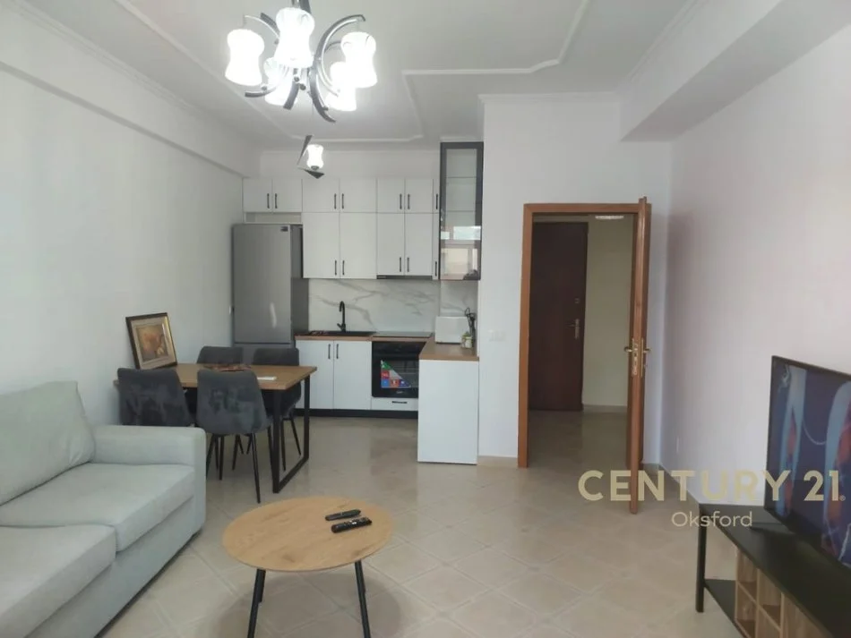 Tirane, jap me qera apartament 1+1 , 70 m² 650 € (Komuna e Parisit)
